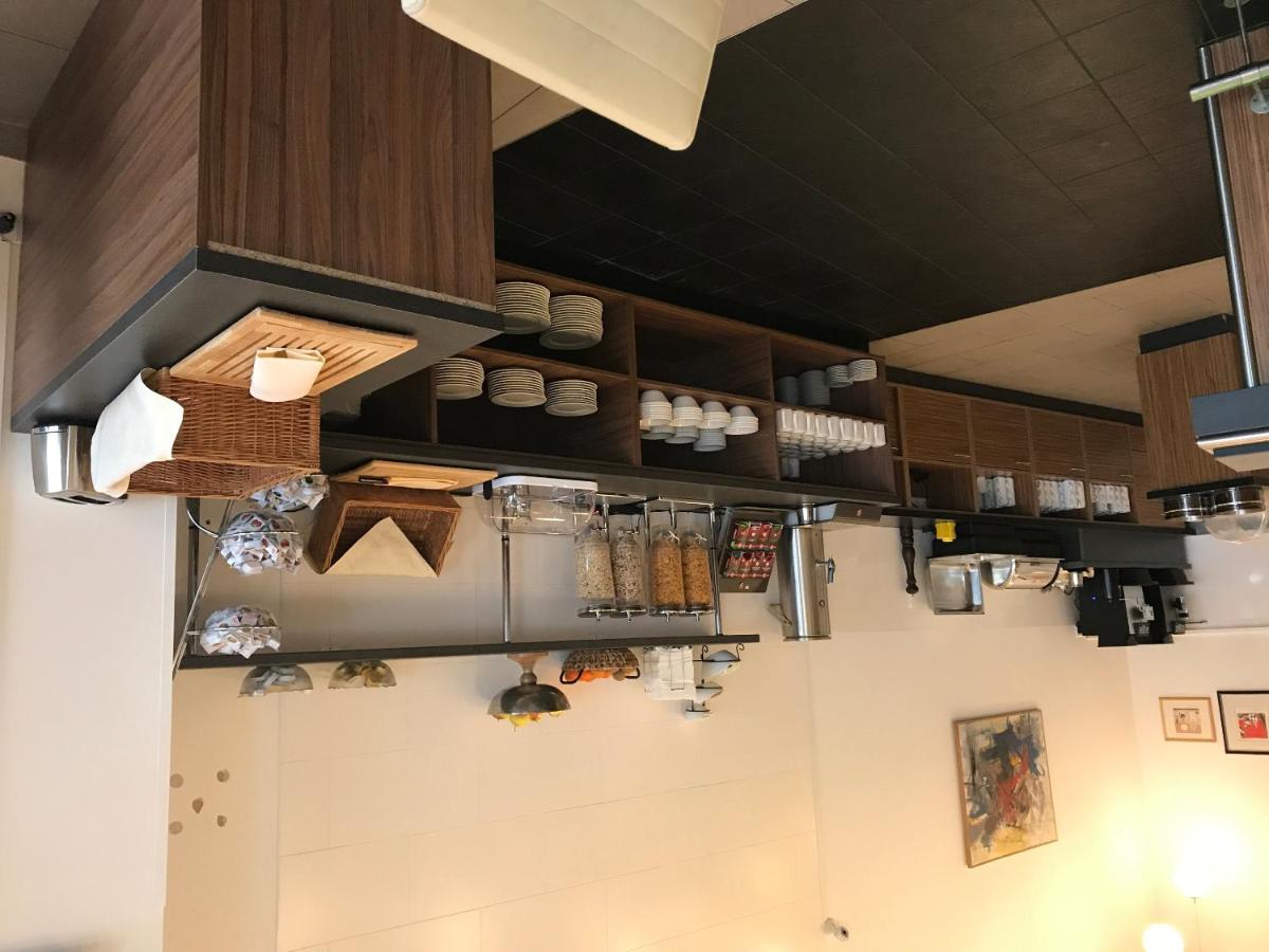HB1 Budget Hotel - contactless check in photo