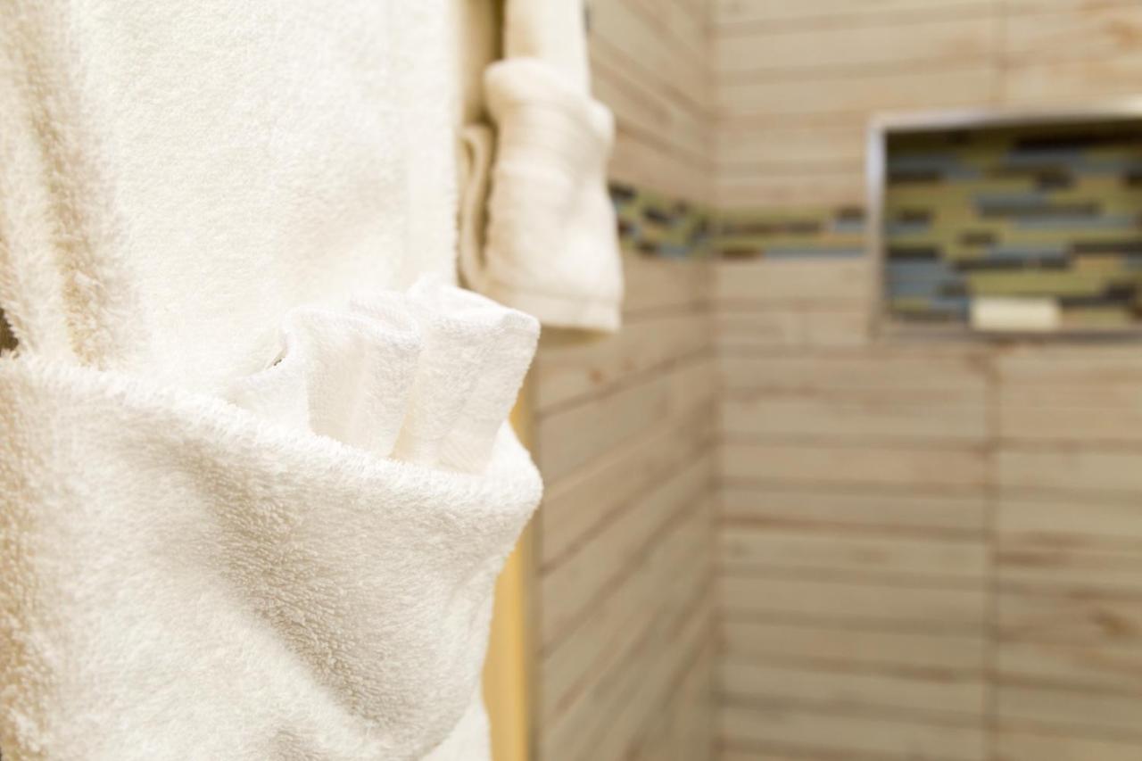 Choose To Be Happy at The Westbury 2-BR Accessible - 3