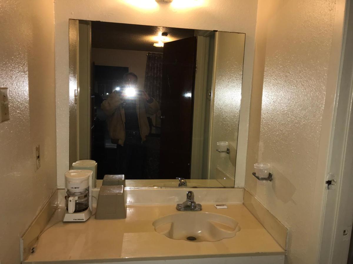 Luxury Inn — photo 16
