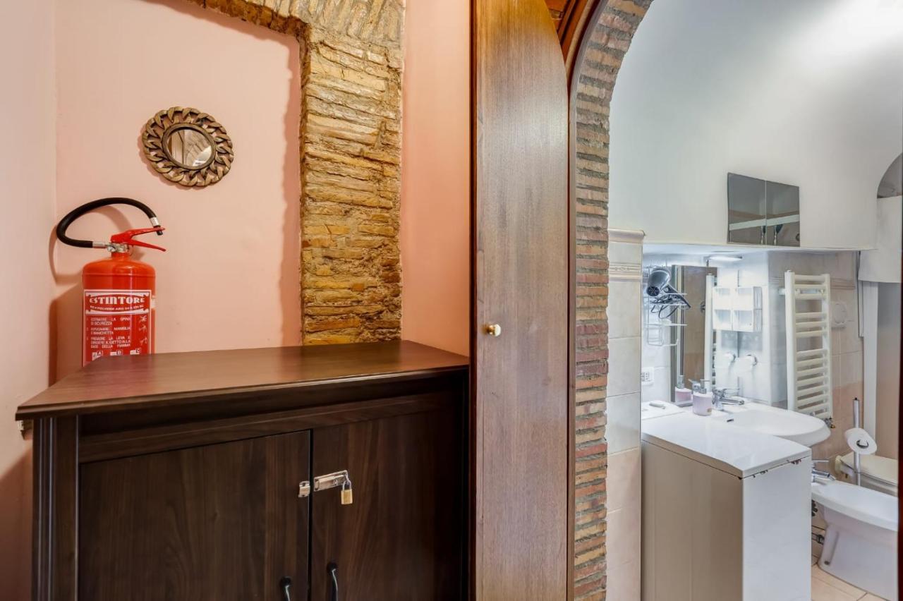 Colosseum Rione Monti 1 - 3