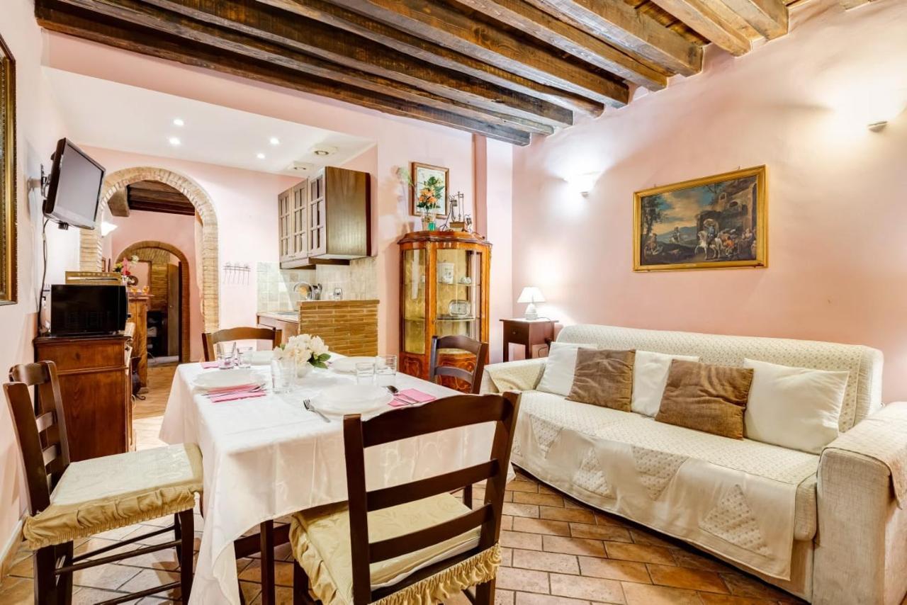 Colosseum Rione Monti 1 - 5