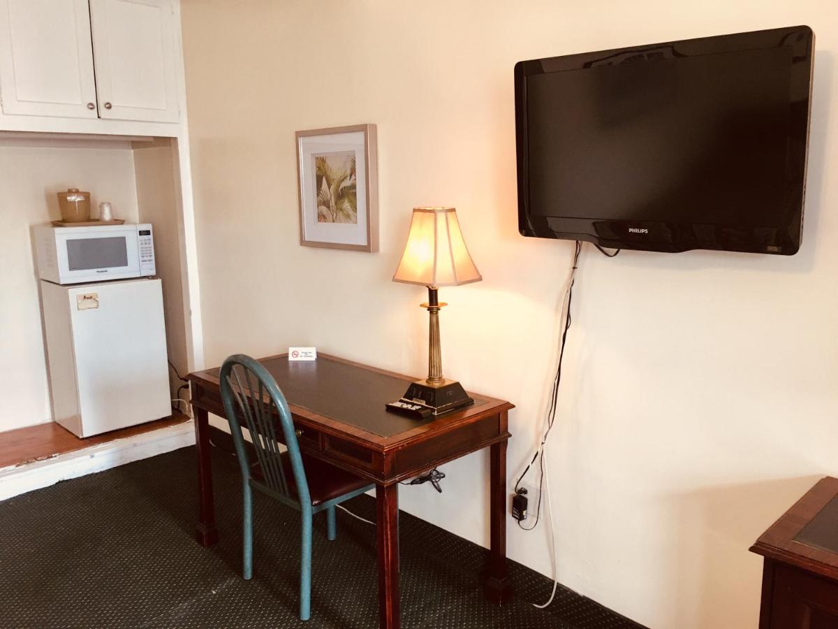 Los Feliz Hotel — photo 4