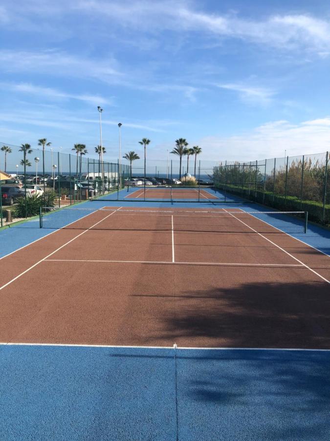 Tennis court: Alta Loma Costa