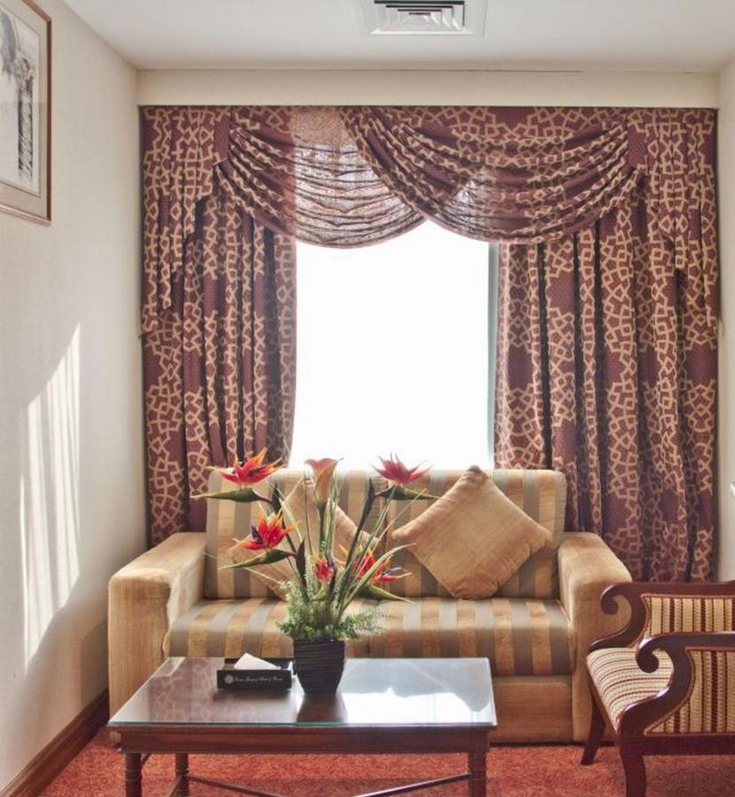 Regent Palace Hotel photo