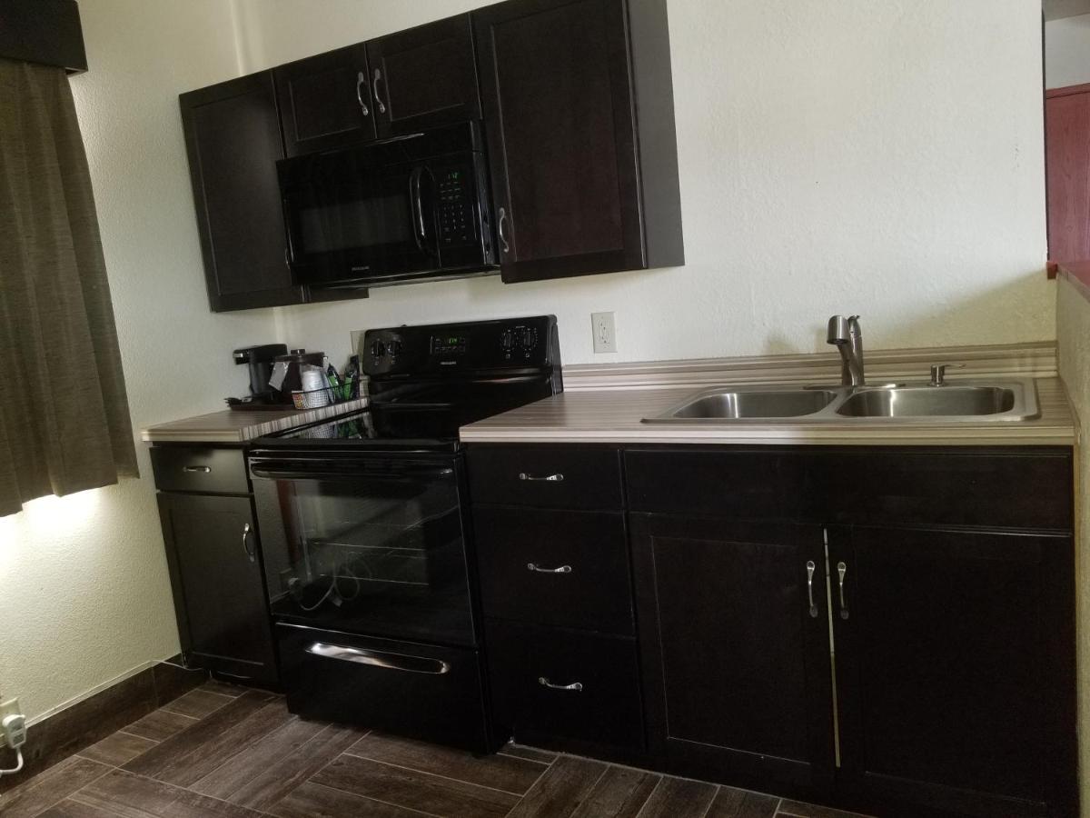 Clairemont Motel — photo 20