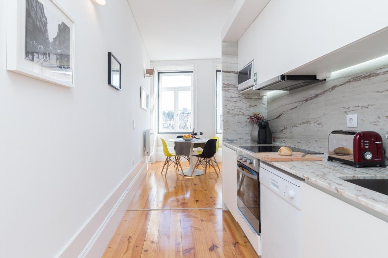 Host Wise - Colorful Stunning Sunlit Flat - 2