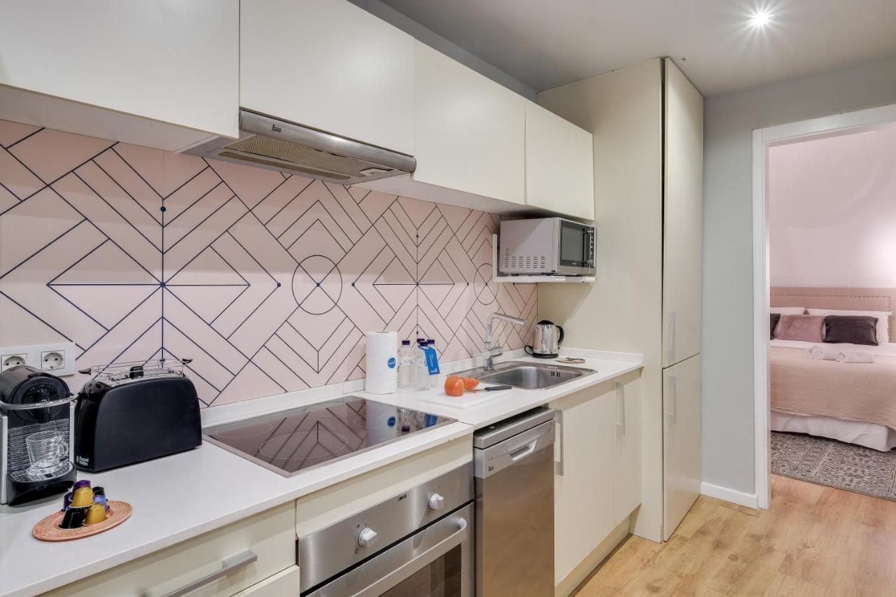 Sweett - The Gothic - 5