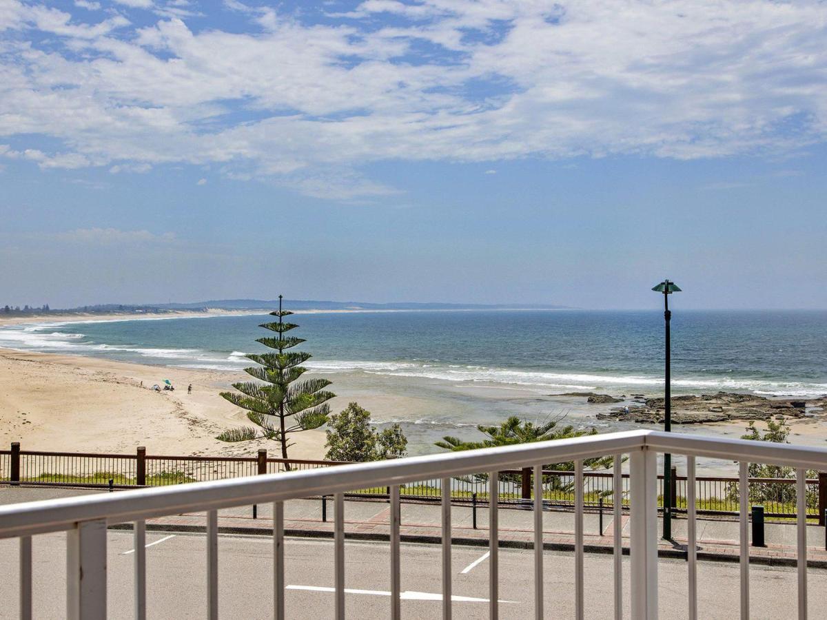 Beach: Dolphin Court 4