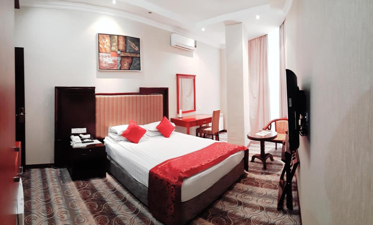 Royal Hotel photo