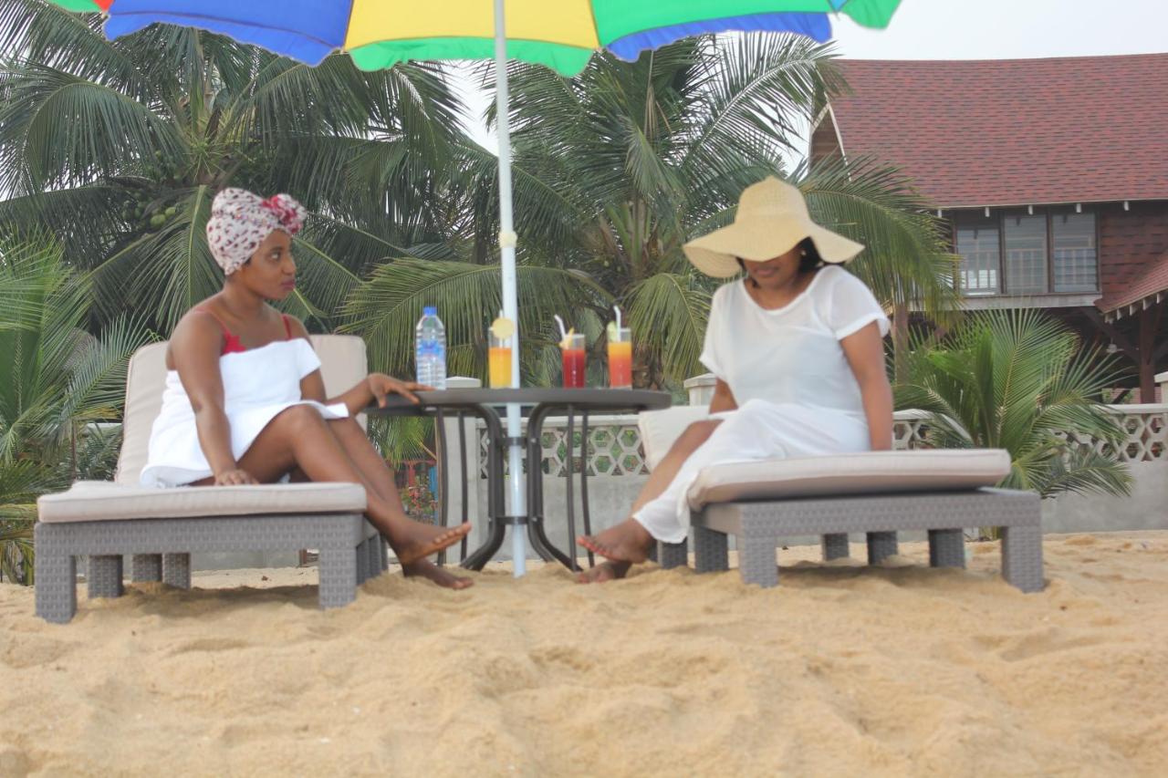 Beach: Charlestina Beach Resort