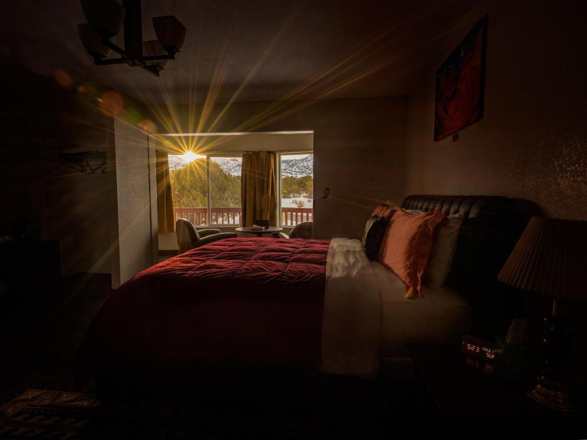 Bryce Trails Bed and Breakfast — photo 9
