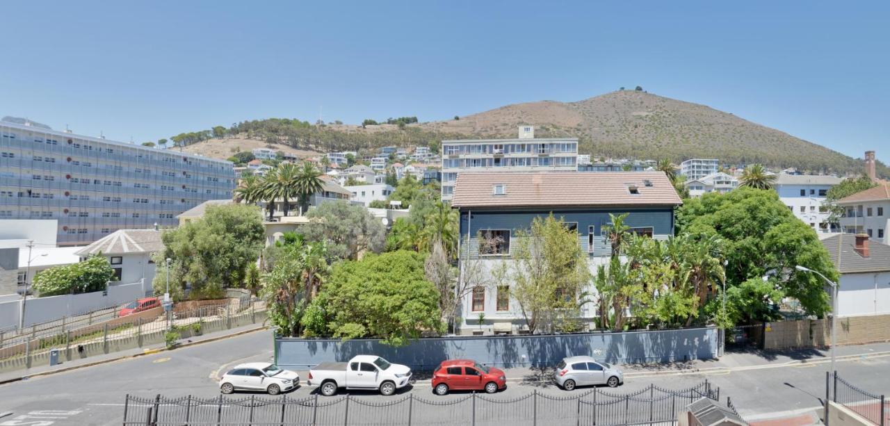 414 - 1BDR Apartment close to V&A Waterfront - 3