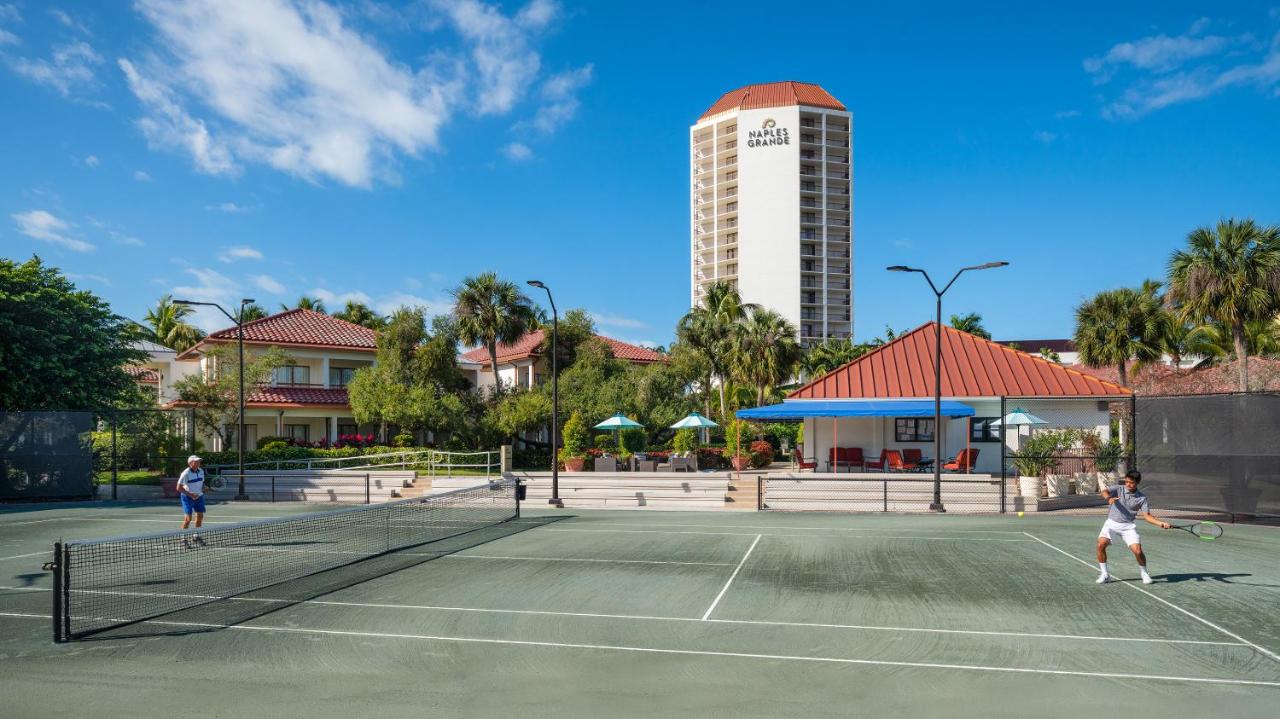 Tennis court: Naples Grande Beach Resort