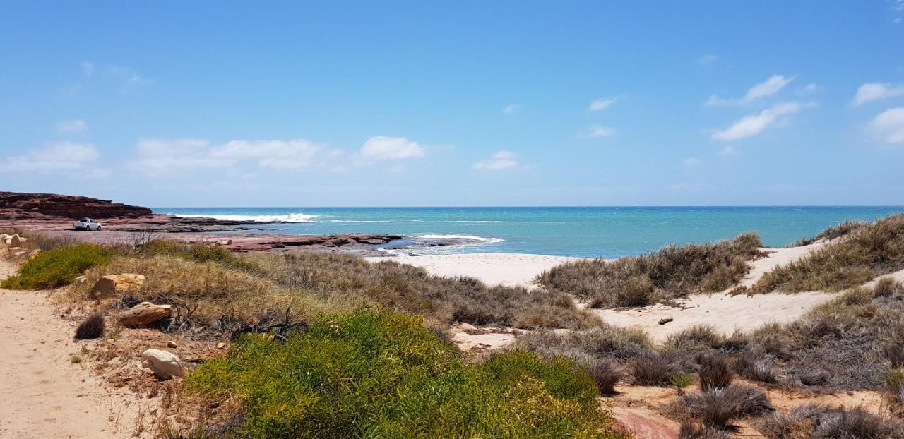Beach: Kalbarri Red Bluff Tourist Park