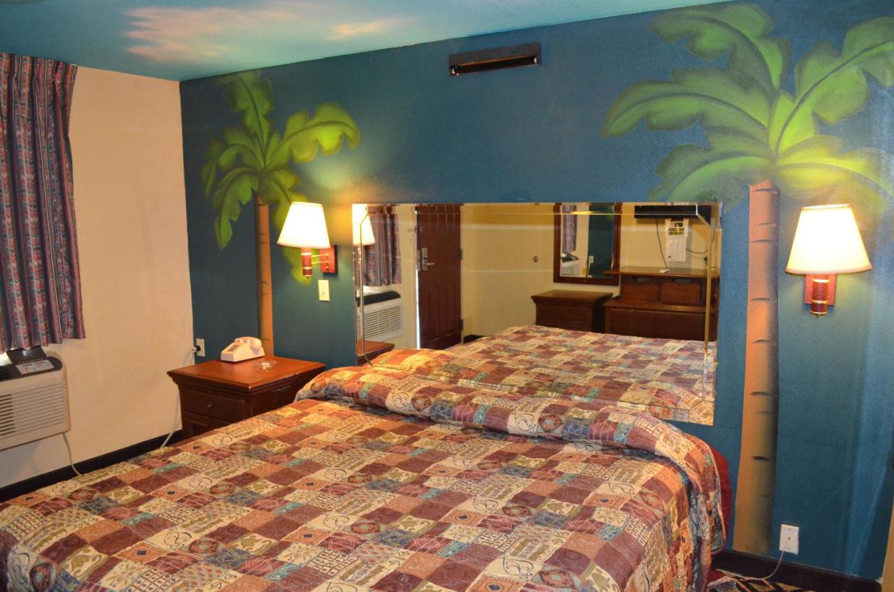 Economy Inn — photo 14
