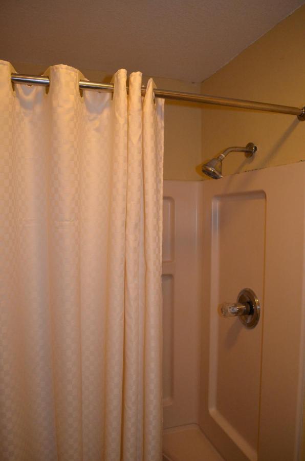 Economy Inn — photo 8
