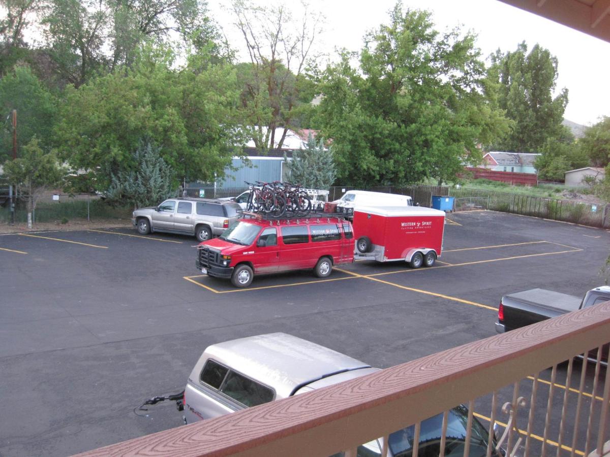 Interstate 8 Motel Lakeview — photo 11