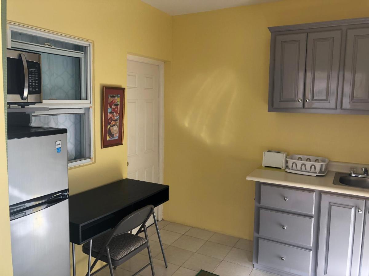 Brittany Manor Retreat - 2