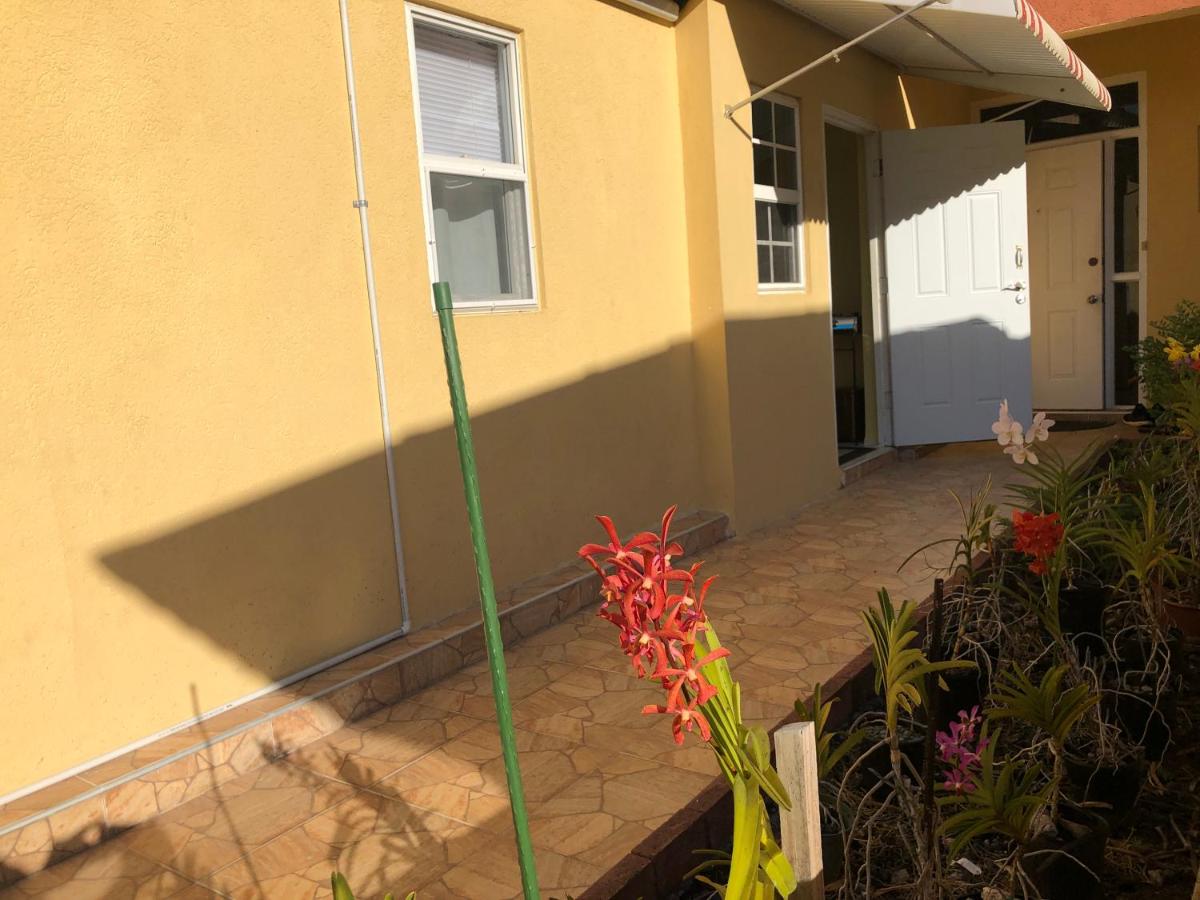 Brittany Manor Retreat - 3