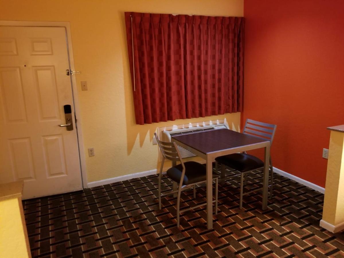 Texan Inn & Suites — photo 3