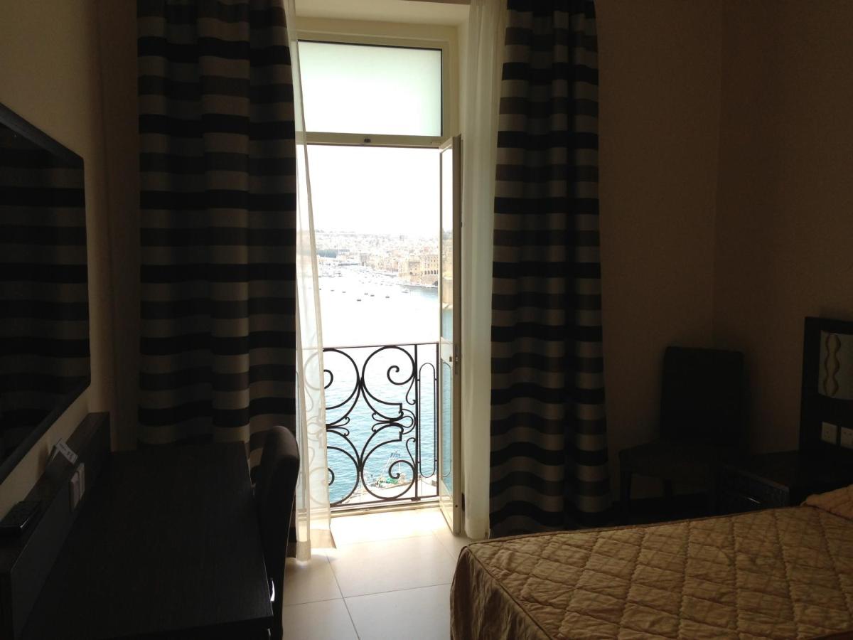 Grand Harbour Hotel - Laterooms