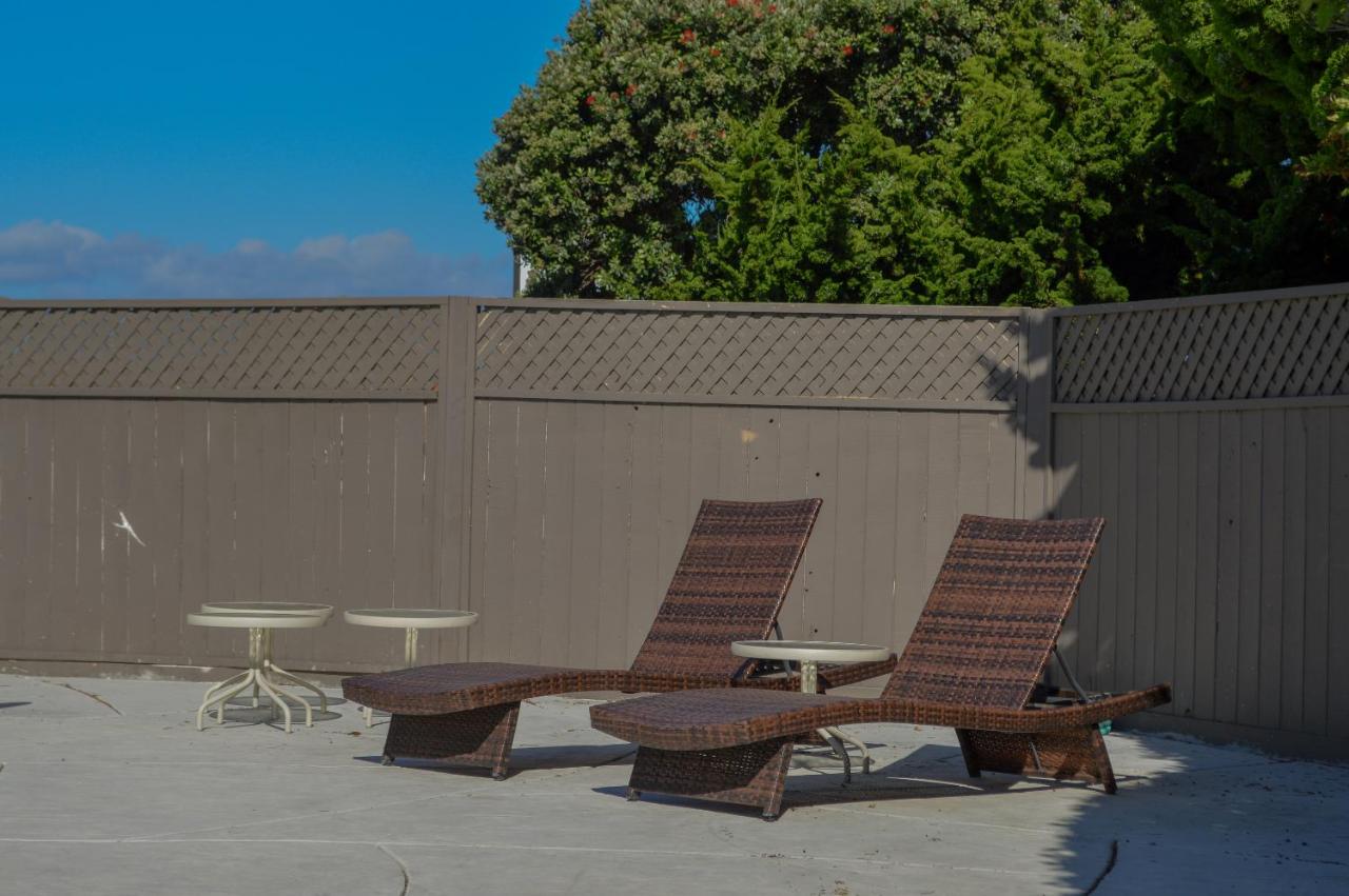 Sea Breeze Inn - San Simeon — photo 11