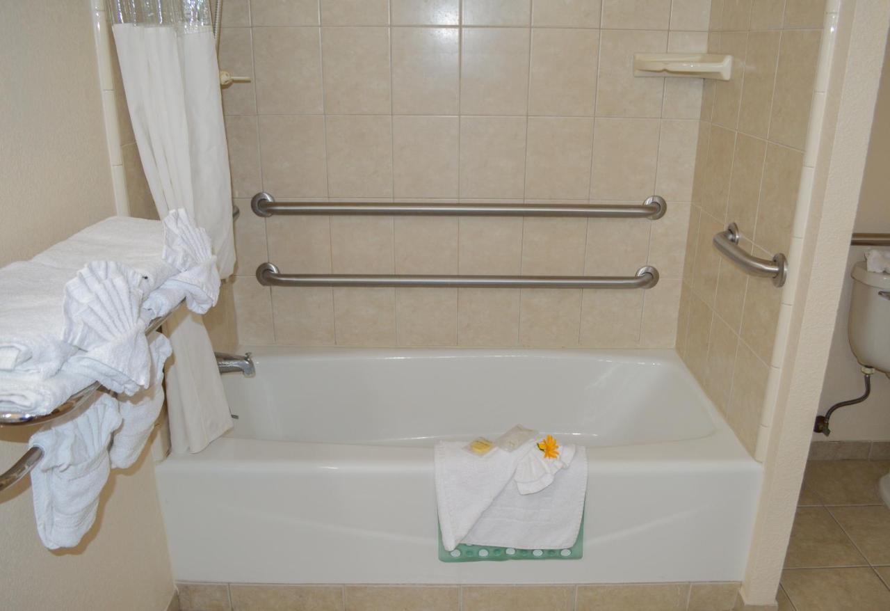 Sea Breeze Inn - San Simeon — photo 22