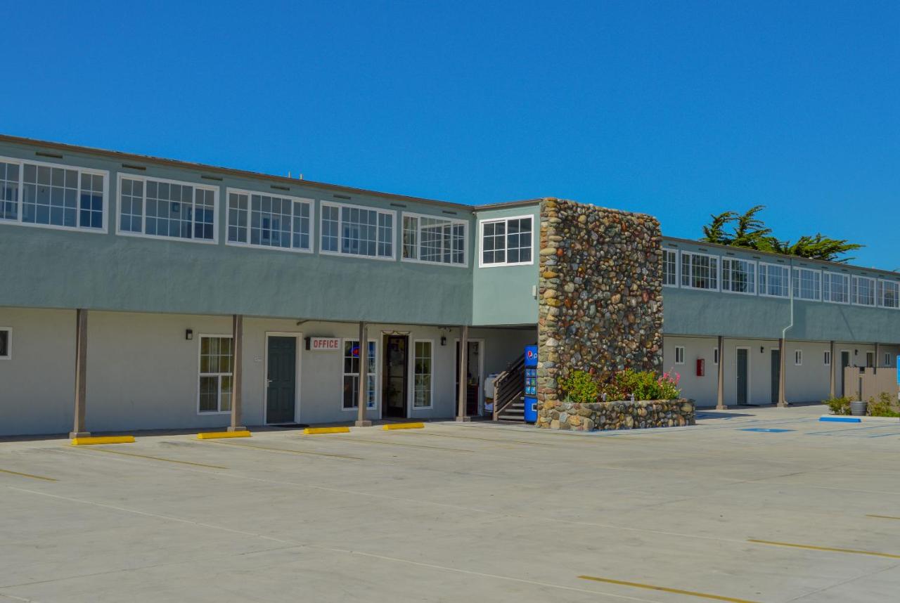 Sea Breeze Inn - San Simeon — photo 20