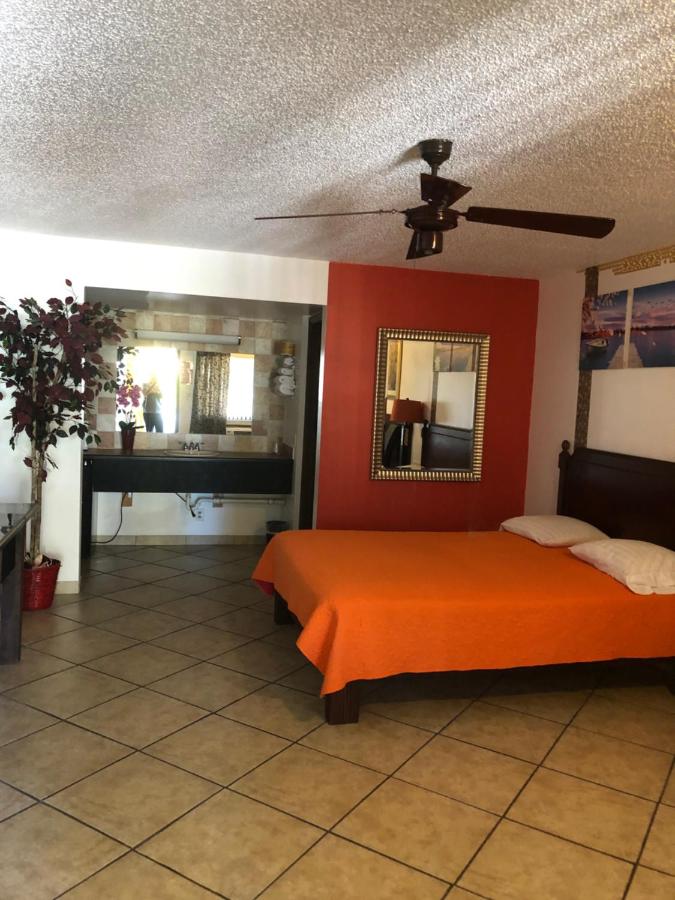 Lago Motor Inn Lake Worth Beach — photo 9