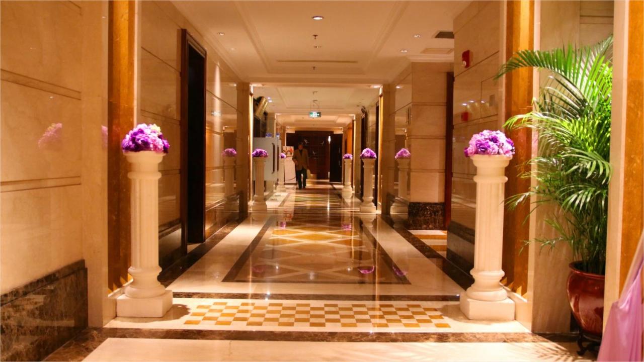 Grand International Hotel photo