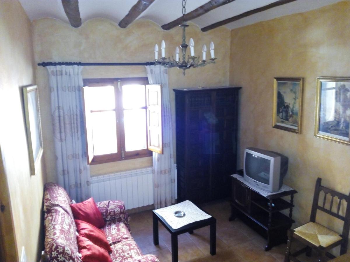 Casa Joaquín - Apartamentos, Camarena de la Sierra – Precios ...