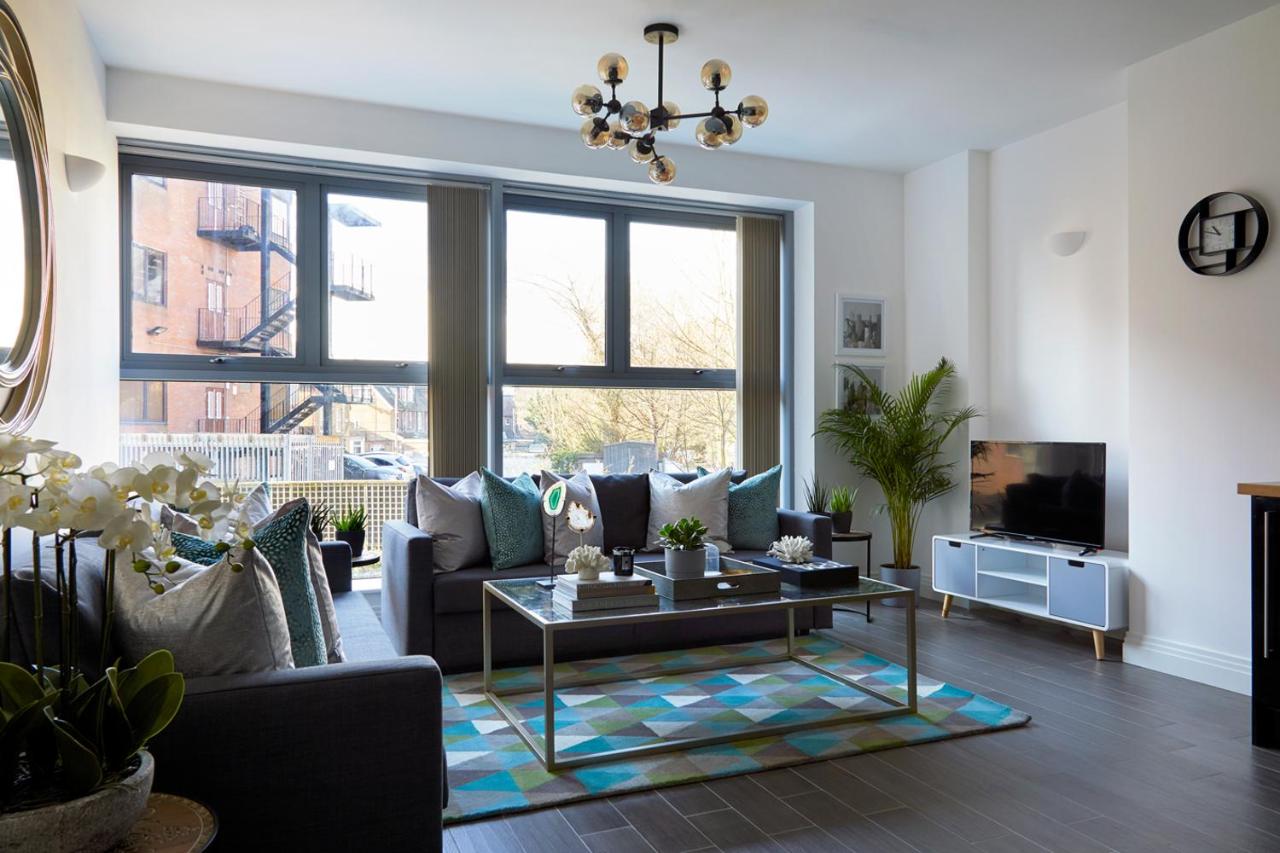 Aisiki Living at Upton Rd, Multiple 1, 2, or 3 Bedroom Apartments, King or Twin beds with FREE WIFI and FREE PARKING photo