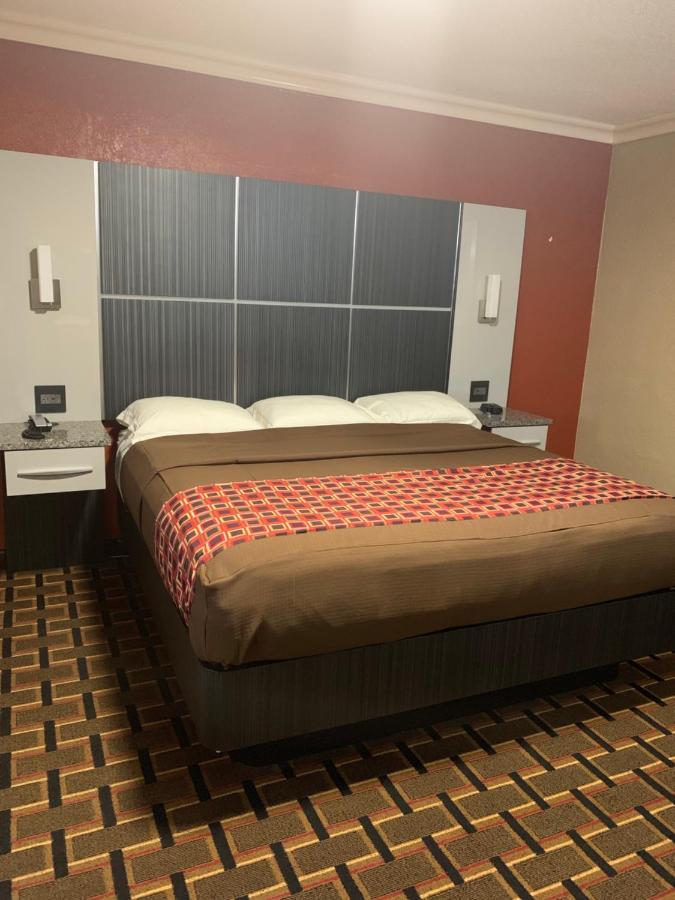 Budget Inn — photo 10