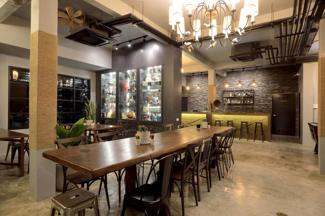 Castle Black Bangkok - 4