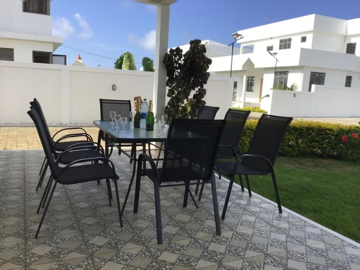 Beach: Brighthelm Villas