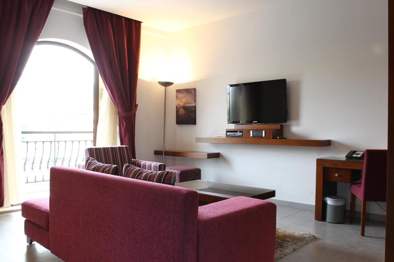 Monoberge Hotel photo