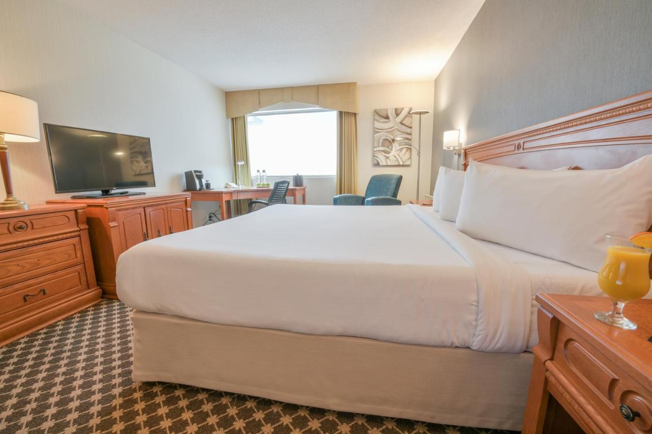 Hotel Universel Montréal photo