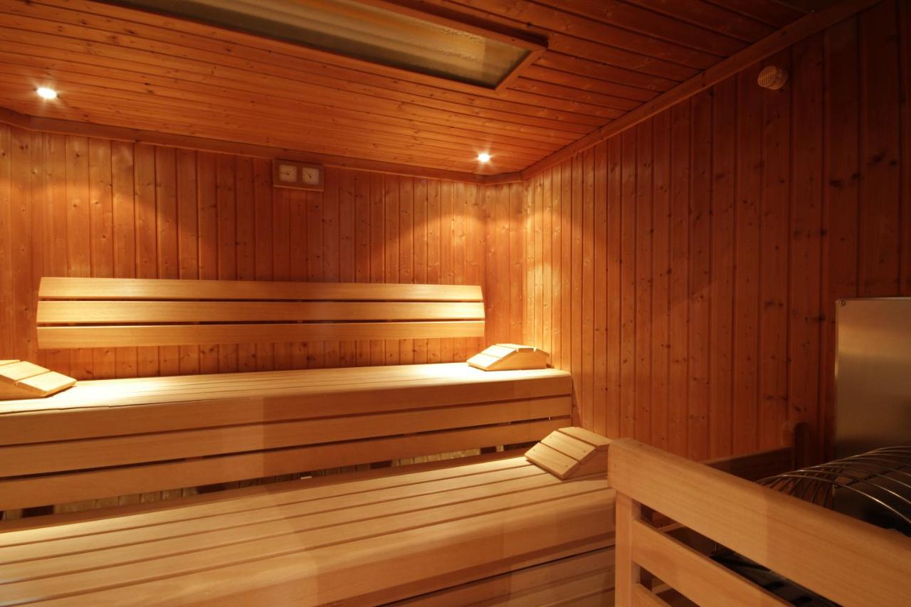 Brüste sauna