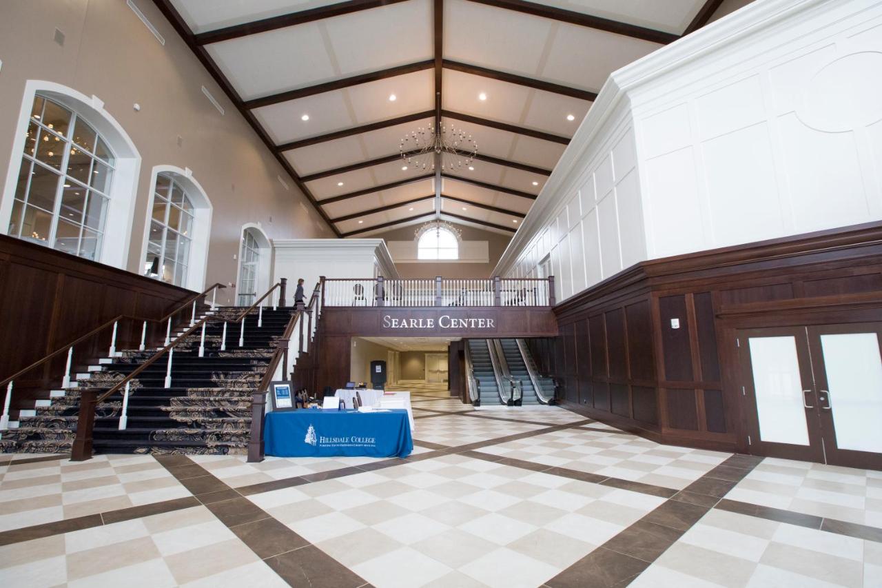 Hillsdale College Dow Hotel and Conference Center — photo 24