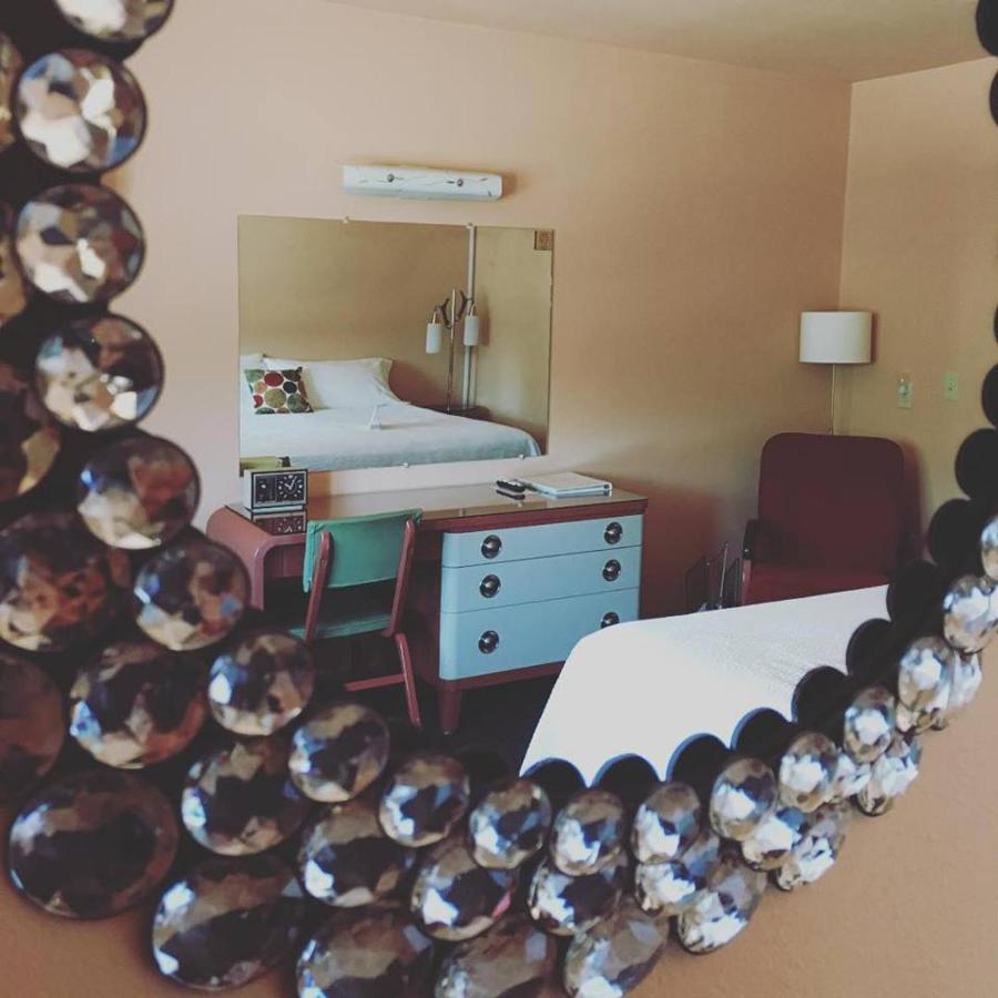 Holiday Music Motel — photo 16