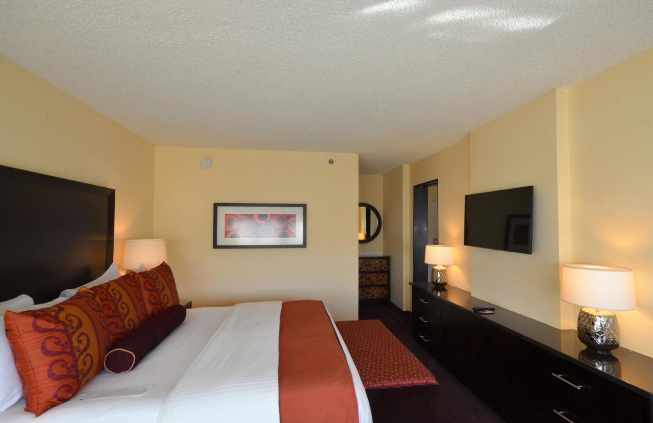 Washington Plaza Hotel — photo 17