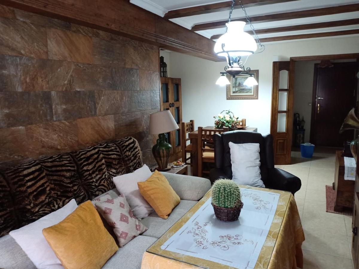 Apartment ALOJAMIENTO CON ENCANTO, Seville, Spain - Booking.com