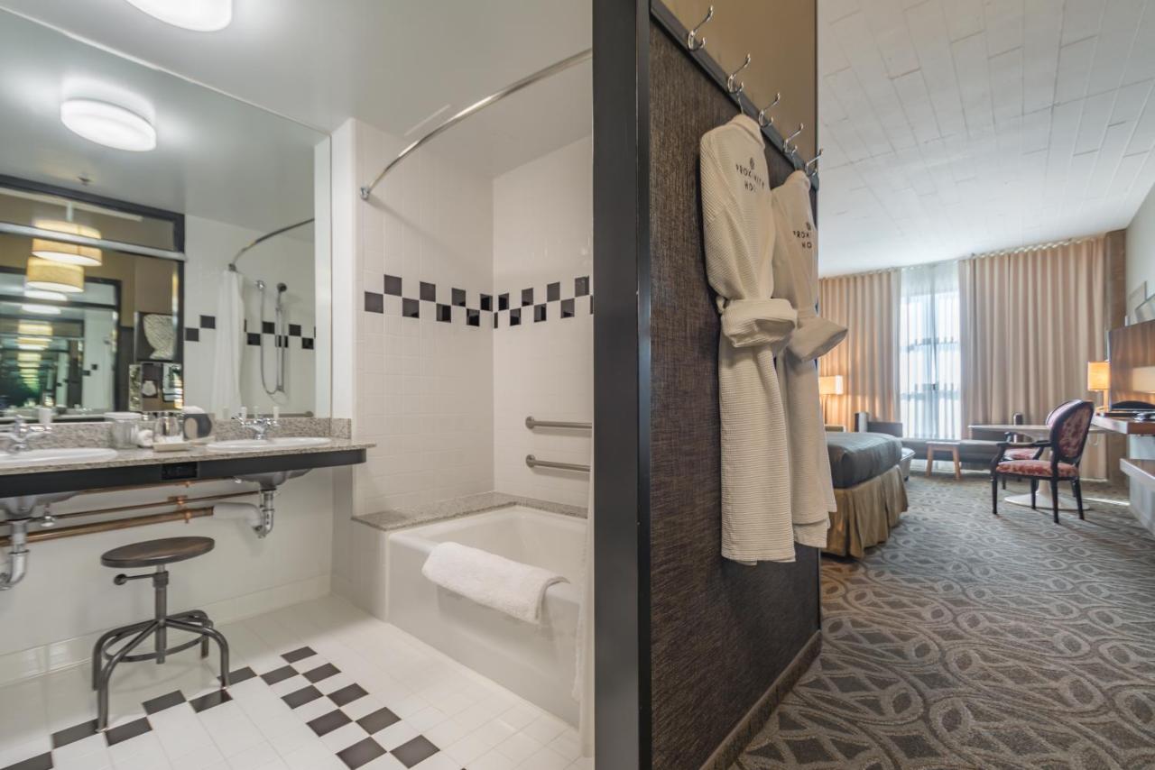 Proximity Hotel — photo 10
