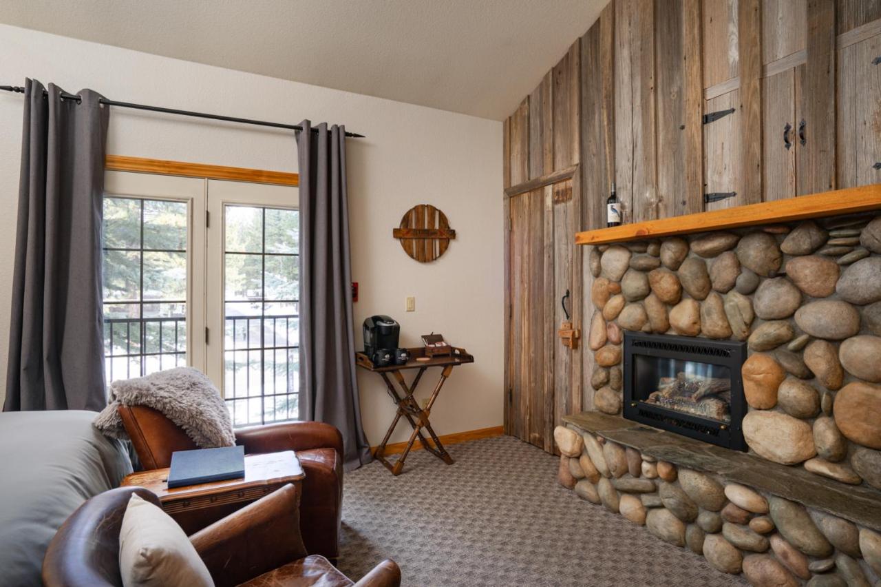 Black Bear Lodge — photo 9