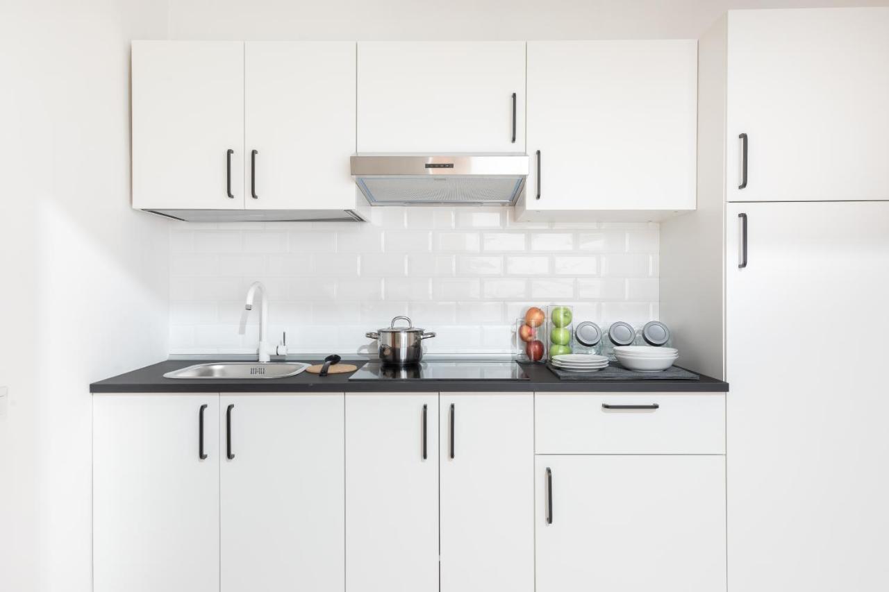 A World Aparts - 40 Sforza - 4