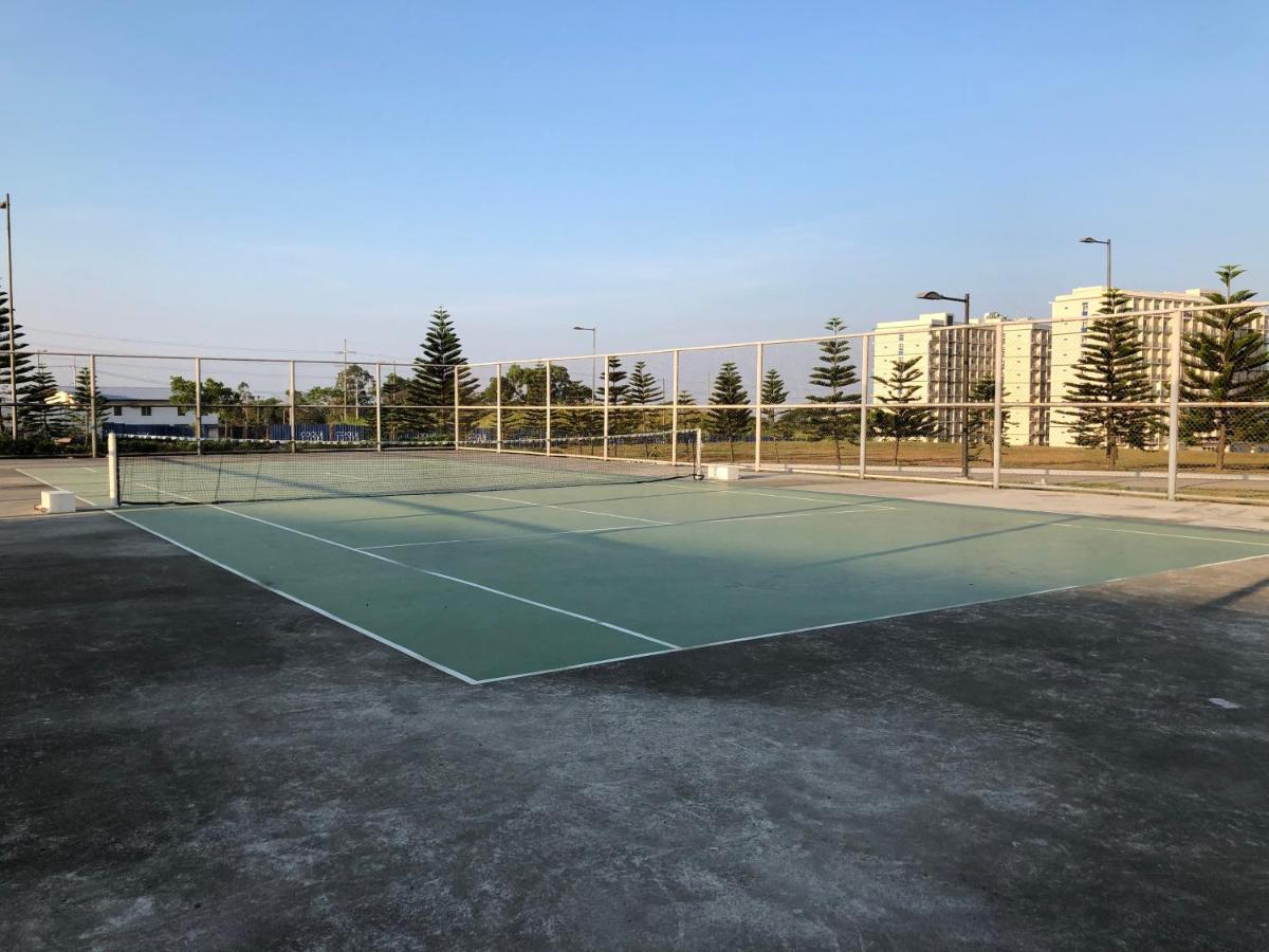 Tennis court: SMDC Wind Suites Jane's Condo