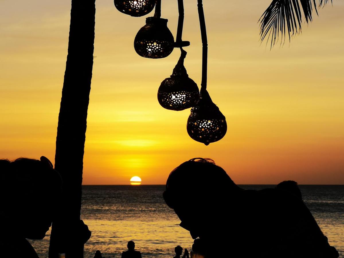 Beach: Calypso Beach and Dive Resort