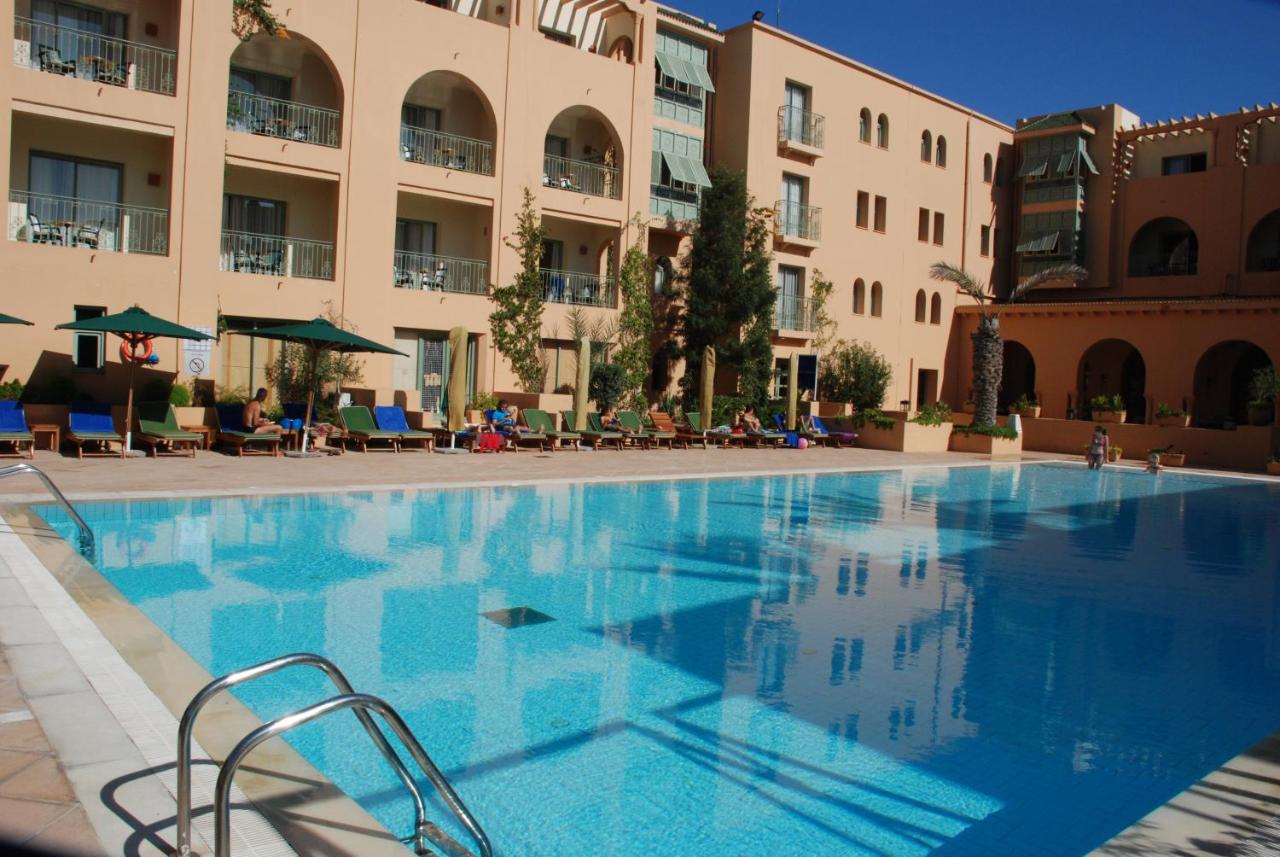Heated swimming pool: Alhambra Thalasso
