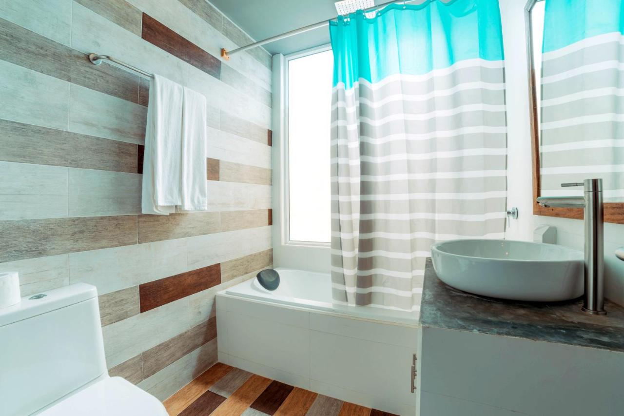 White Coral Rasdhoo - 3