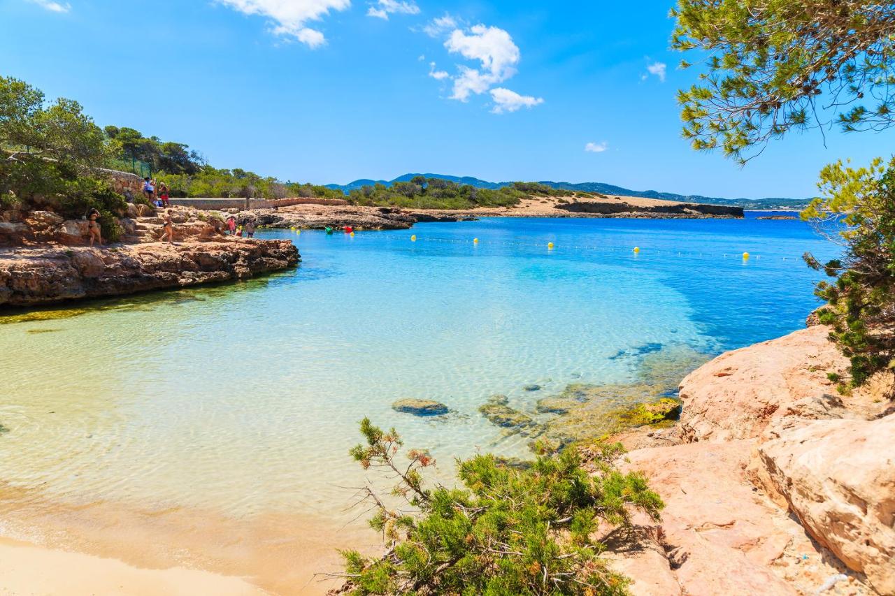 Villa Sofia, San Antonio – Updated 2022 Prices